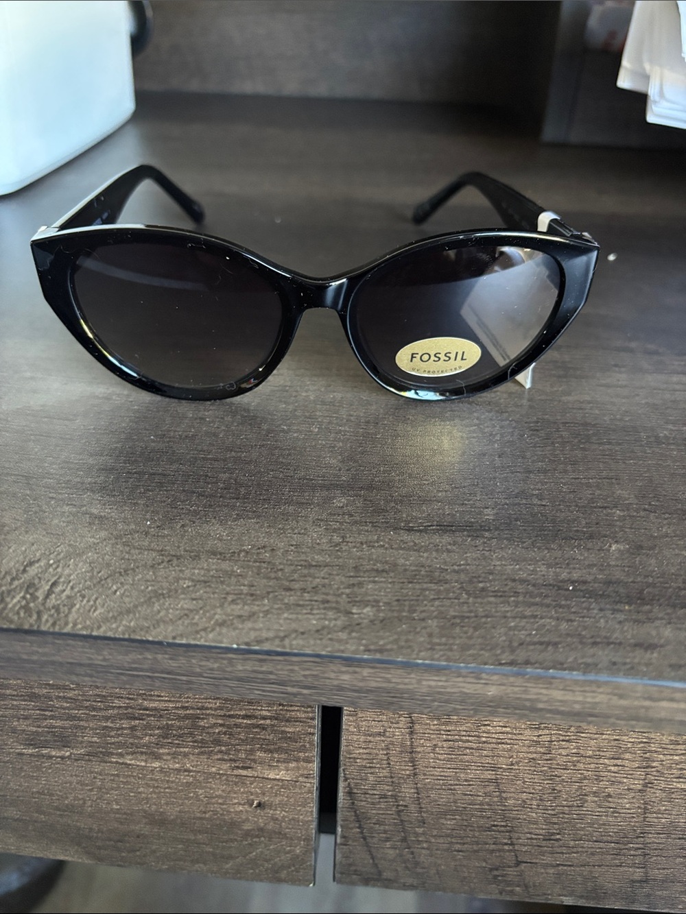 Fossil Women's Black Cat-Eye Sunglasses with Dark Lenses